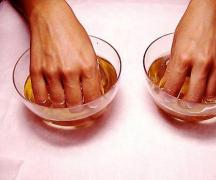 Соль и йод для ногтей: польза и рецепты ванночек Противопоказания и меры предосторожности
